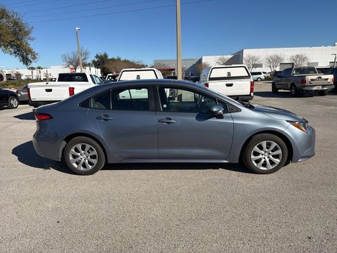 Used 2025 Toyota Corolla LE image 6