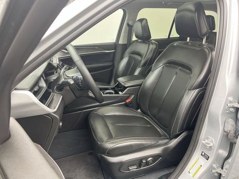 Used 2023 Jeep Grand Cherokee 4WD 4xe image 11
