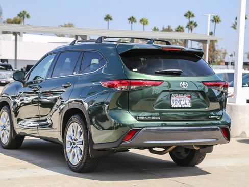 Used 2023 Toyota Highlander Limited FWD image 6