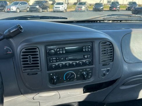 Used 2001 Ford F150 2WD Regular Cab image 12