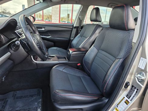 Used 2015 Toyota Camry SE image 8