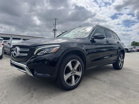 Used 2019 Mercedes-Benz GLC 300 image 3