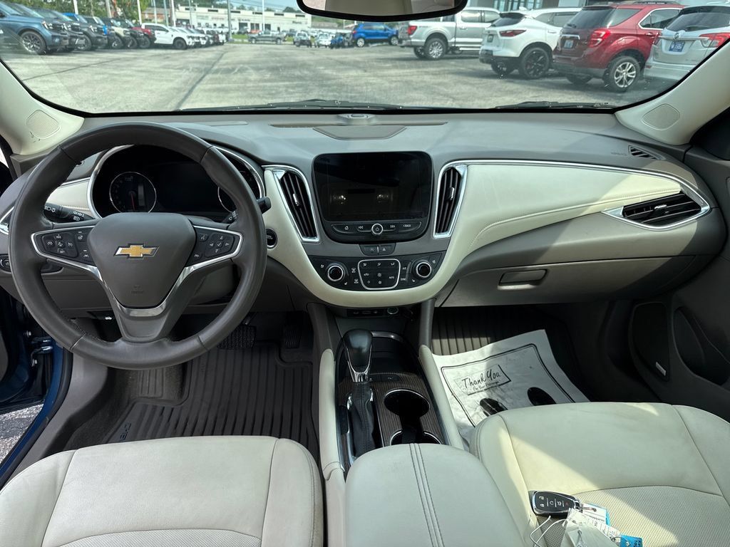 Used 2024 Chevrolet Malibu LT FWD image 12