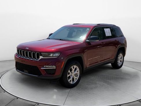 Used 2023 Jeep Grand Cherokee Limited AWD/4WD image 7