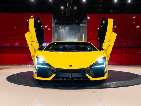 Used 2026 Lamborghini Revuelto AWD/4WD image 16
