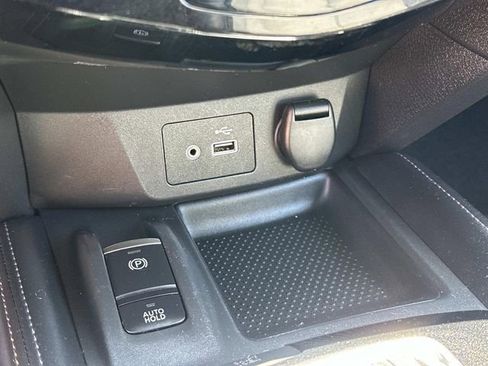 Used 2019 Nissan Rogue SL w/ Premium Package image 24