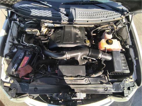 Used 2011 Ford F150 Lariat w/ Lariat Chrome Pkg image 19