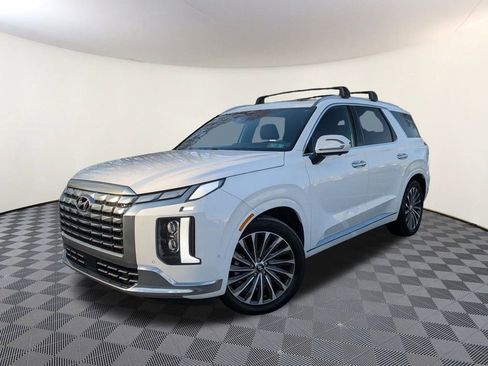 Used 2023 Hyundai Palisade Calligraphy image 1