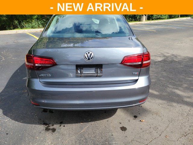 Used 2017 Volkswagen Jetta S FWD image 4