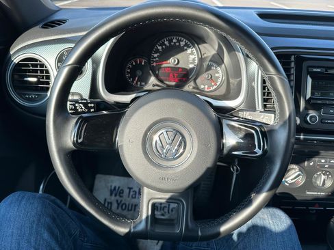 Used 2012 Volkswagen Beetle Turbo FWD image 21