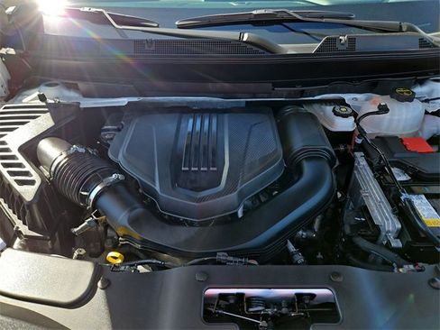 Used 2025 GMC Acadia Elevation image 29