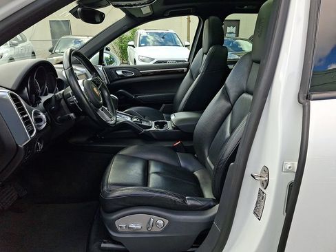 Used 2017 Porsche Cayenne Platinum Edition AWD/4WD image 14