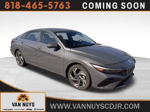 Used 2024 Hyundai Elantra Limited FWD image 1
