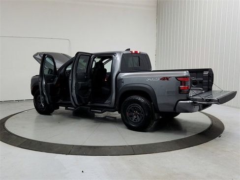 Used 2025 Nissan Frontier PRO-4X image 13