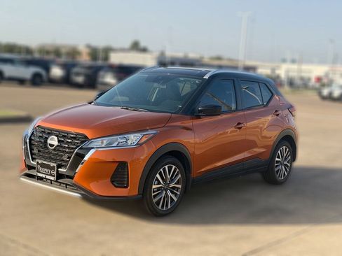 Certified 2024 Nissan Kicks SV w/ Exterior Package FWD image 3