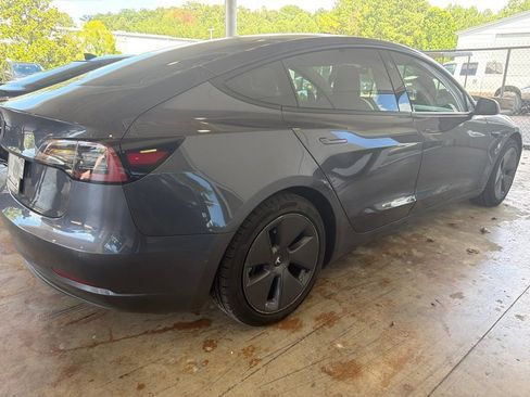 Used 2021 Tesla Model 3 Standard Range Plus RWD image 3