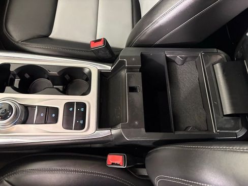 Used 2023 Ford Explorer XLT w/ Equipment Group 202A RWD image 33