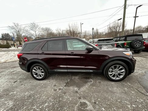 Certified 2022 Ford Explorer XLT w/ Equipment Group 202A image 4