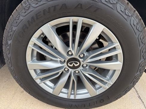 Used 2024 INFINITI QX80 Luxe RWD image 9