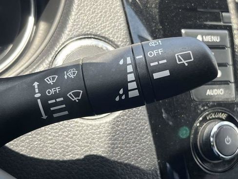 Used 2018 Nissan Rogue SV FWD image 29