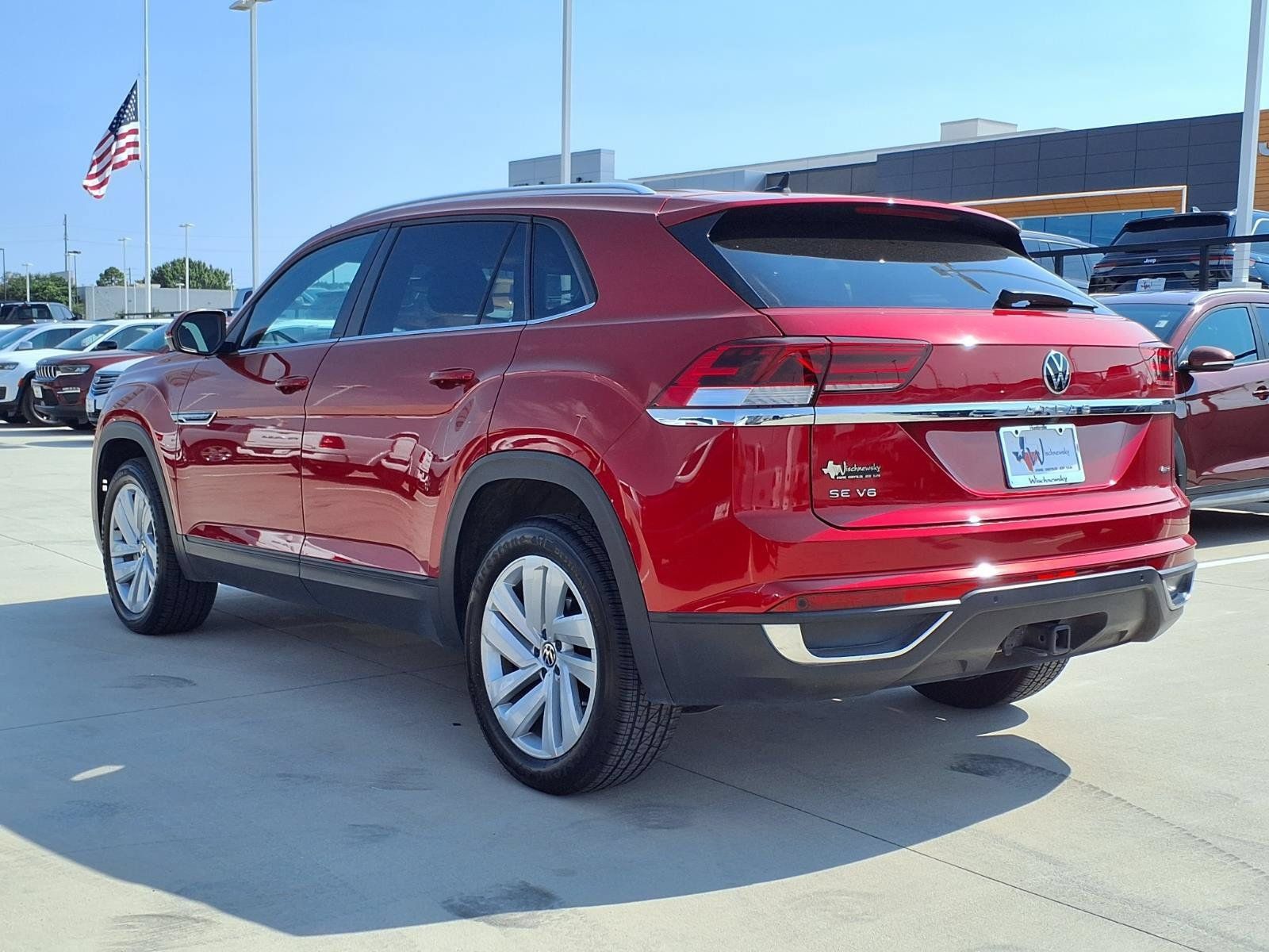 Used 2023 Volkswagen Atlas Cross Sport SE AWD/4WD image 2