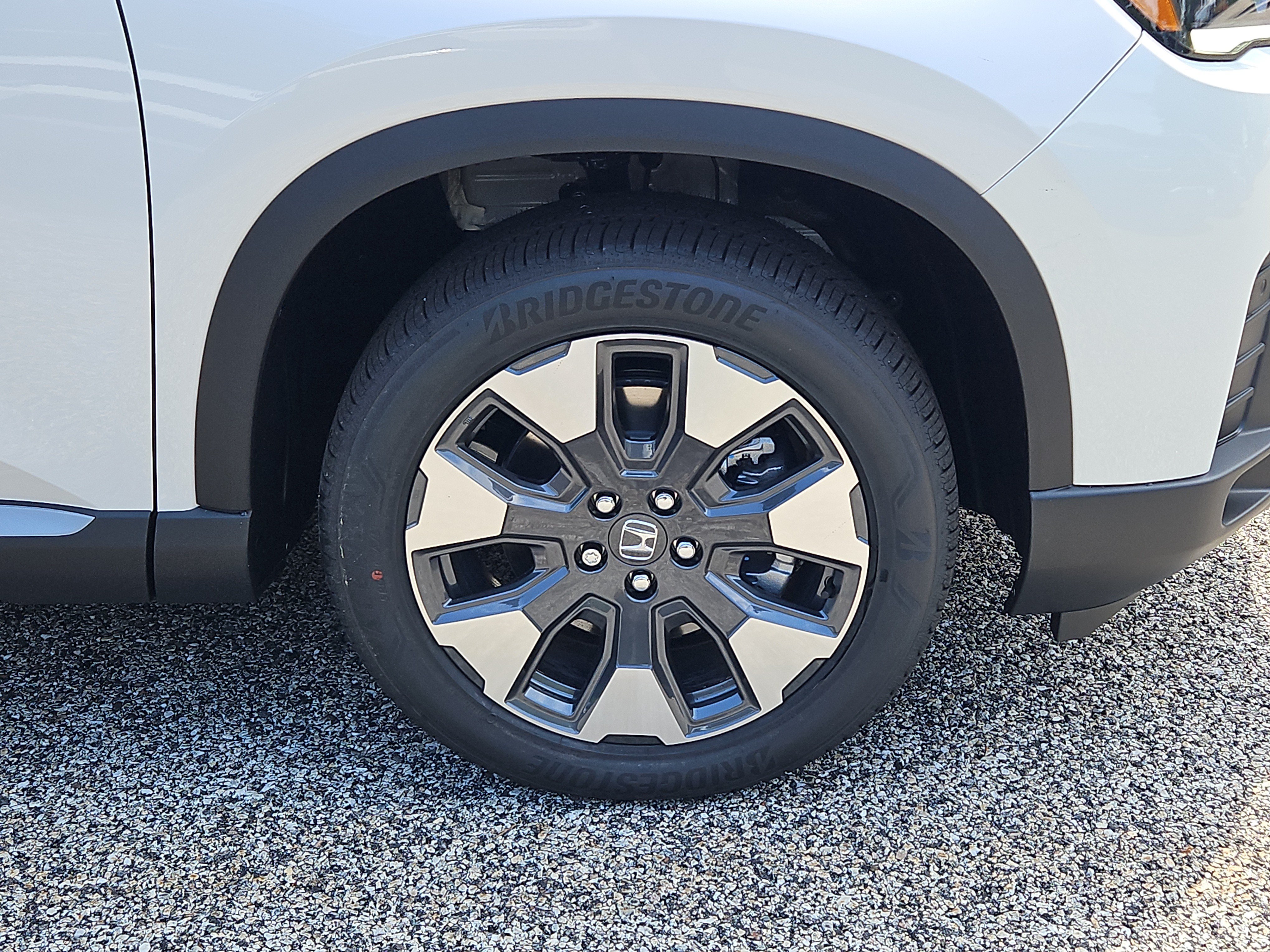 New 2026 Honda Pilot Touring image 4
