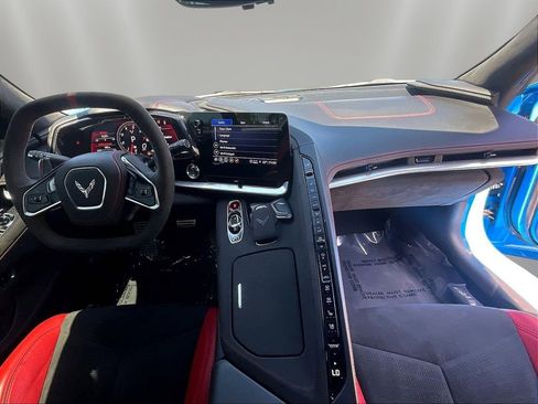 Used 2023 Chevrolet Corvette Stingray Premium Cpe w/ Z51 Performance Package RWD image 7