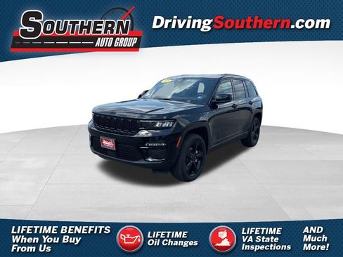 Used 2025 Jeep Grand Cherokee Limited w/ Black Appearance Package AWD/4WD image 1