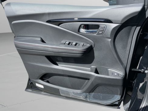 New 2026 Honda Ridgeline Black Edition image 18