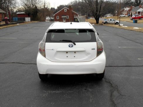 Used 2013 Toyota Prius C Two image 7