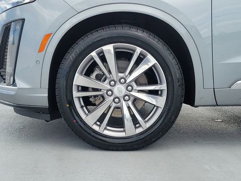 Certified 2024 Cadillac XT6 Premium Luxury w/ Technology Package FWD image 9