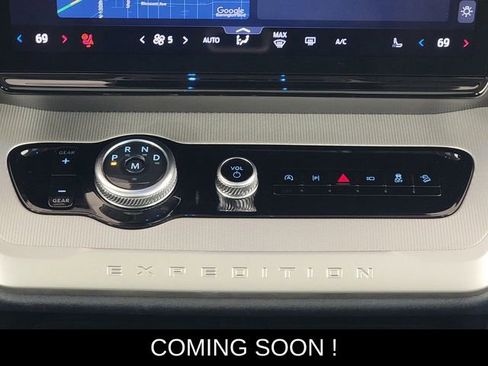Used 2025 Ford Expedition Active image 24