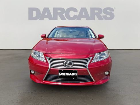 Used 2015 Lexus ES 350 w/ Luxury Package FWD image 2