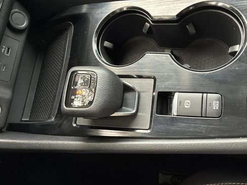 Used 2023 Nissan Rogue S FWD image 19
