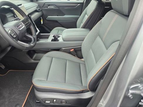 New 2026 GMC Acadia AT4 w/ Luxury Package image 18