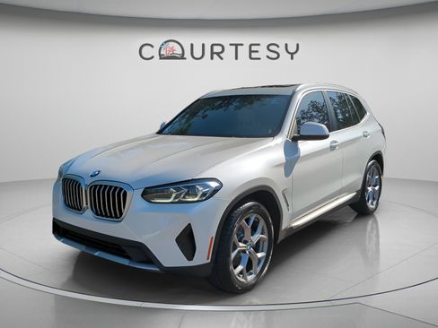 Used 2024 BMW X3 sDrive30i w/ Premium Package RWD image 2