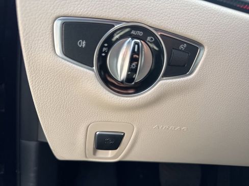 Used 2019 Mercedes-Benz E 300 4MATIC image 23