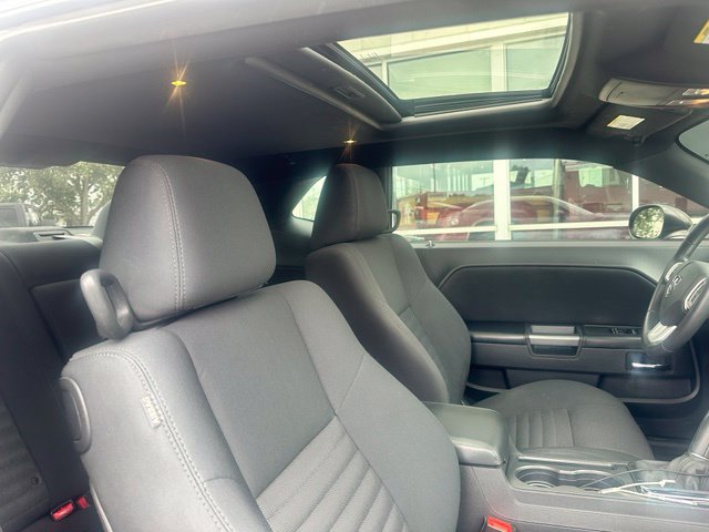 Used 2014 Dodge Challenger R/T RWD image 8