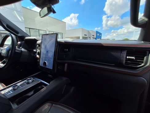 Used 2024 Ford Expedition Max Limited AWD/4WD image 13