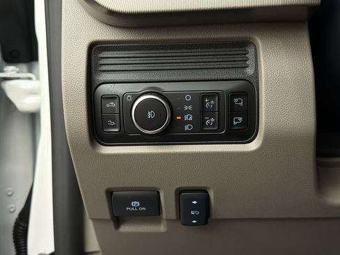 Used 2026 Ford F450 Platinum w/ Platinum Plus Package image 32