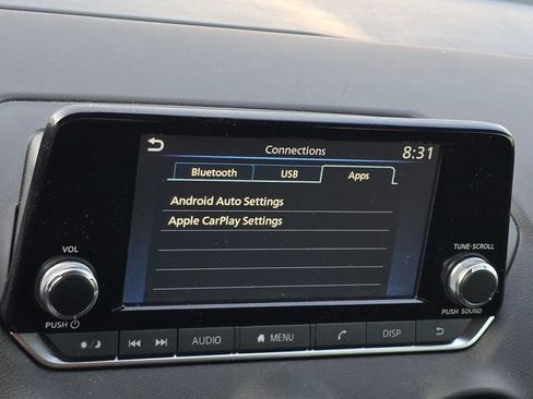 Certified 2025 Nissan Sentra S FWD image 24