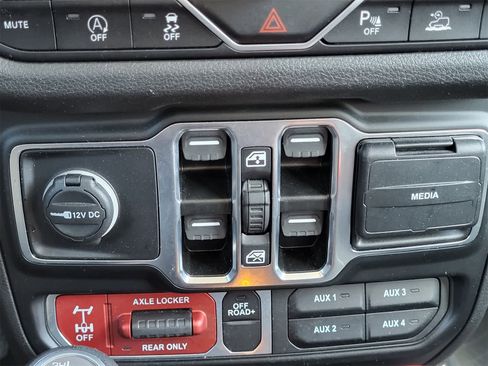 Used 2024 Jeep Wrangler Willys image 21