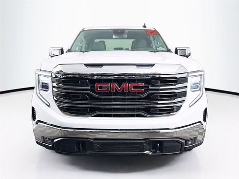 Used 2025 GMC Sierra 1500 SLT AWD/4WD image 6