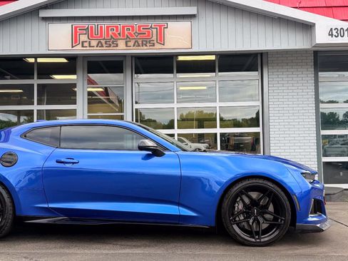Used 2018 Chevrolet Camaro ZL1 RWD image 11
