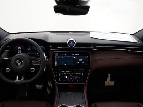 New 2025 Maserati Grecale Modena image 13