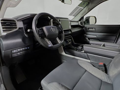 Used 2022 Toyota Tundra SR5 w/ Convenience Package image 29