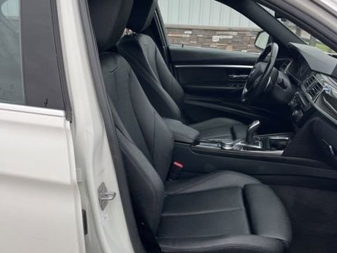 Used 2017 BMW 330i Sedan RWD image 28