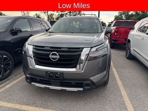 Used 2025 Nissan Pathfinder Platinum w/ Cargo Package AWD/4WD image 3