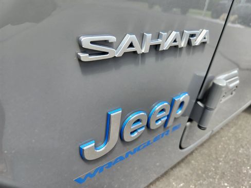Used 2023 Jeep Wrangler Unlimited Sahara image 22