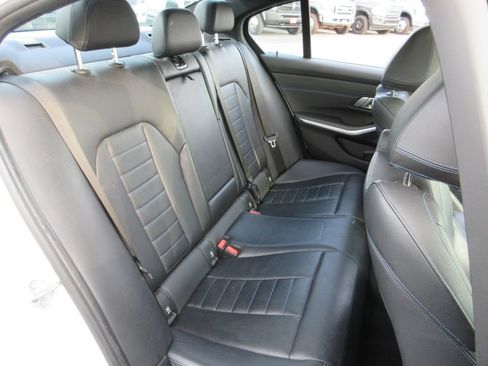 Used 2019 BMW 330i xDrive Sedan w/ M Sport Package AWD/4WD image 21